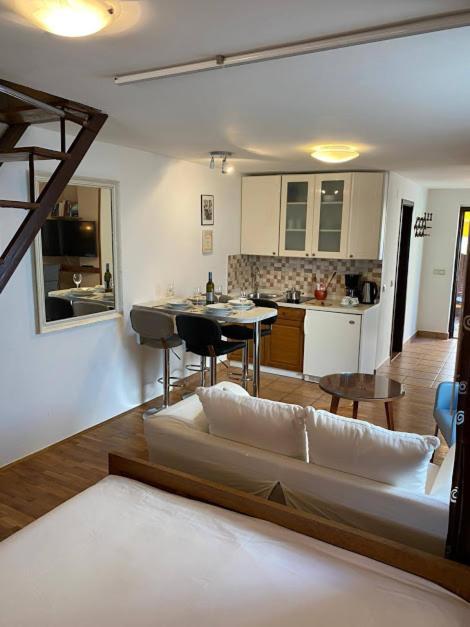 Studio Apartman Meli Διαμέρισμα Πόρετς Εξωτερικό φωτογραφία