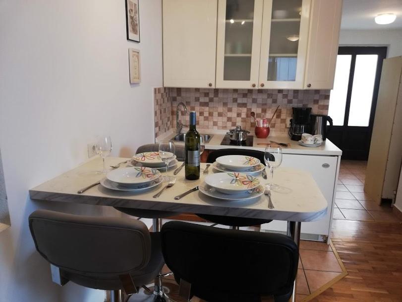 Studio Apartman Meli Διαμέρισμα Πόρετς Εξωτερικό φωτογραφία